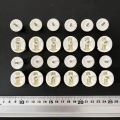 プラスチック棚ダボ、中古品 滑り止め付き12個セット、 タボ穴約2㍉φ×D10㍉