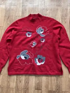 赤い花柄刺繍の長袖セータＡ