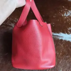 未使用品　レザー 赤 ハンドバッグ