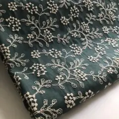 縦100cm×横95cm 刺繍生地
