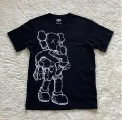 ユニクロ×カウズ Tシャツ UT KAWS..2016年第一弾コラボ　Mサイズ黒