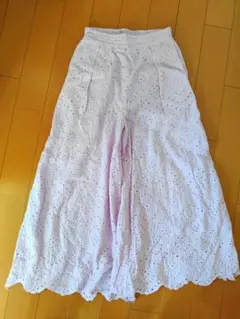 薄紫 刺繍入り スカートパンツ Fサイズ　ラベンダー