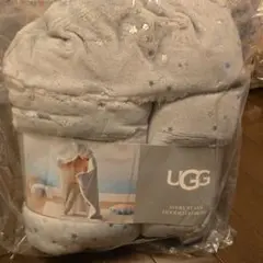 UGG Avery Stars Hooded Throw