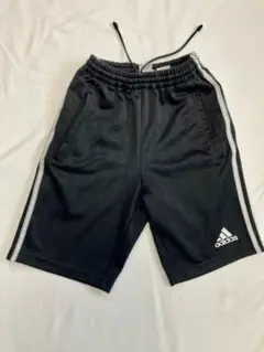 adidas アディダス ハーフパンツ　万国旗タグ