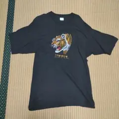 古着屋購入 ネパール 黒いTシャツ 虎の刺繍