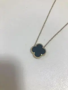 クローバー型 ネックレス　ブラック