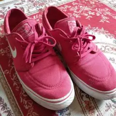 Item thumbnail for item e77aaa1e-d60b-4ec9-9706-a30251c21943