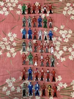 送料込み　戦隊ヒーロー フィギュア 40体以上レンジャーキーまとめ売り