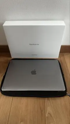 MacBook Air (M1, 2020)　クリアケース＆ソフトケース付き