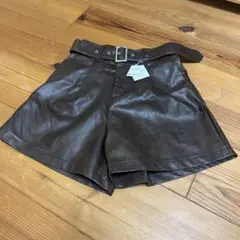 ベルト付フェイクレザーキュロットパンツ