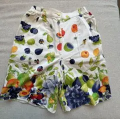 レオナール　フルーツ柄ショートパンツ