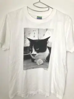 ネコTシャツ　ハチワレ猫　モノクロ