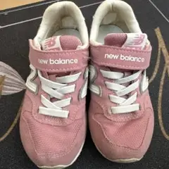new balance ピンク スニーカー