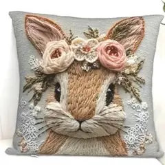 新品 クッションカバー 刺繍風 プリント うさぎ 花冠 動物 リアル かわいい