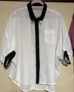 半袖　襟シルバー金具付き　透け感シャツ