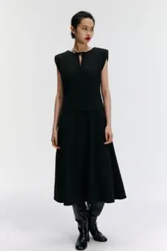 ★最終値下げ★ZARA キルティングショルダー ミディワンピース