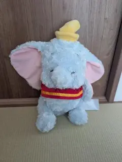 新品タグ付き　Disney ディズニーストア ダンボ PLUSH ぬいぐるみ