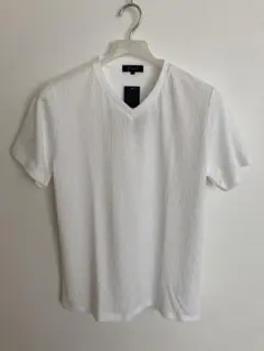 【新品未使用】TAKAQホワイト Vネック Tシャツ