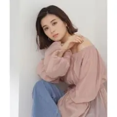ナチュラルビューティーベーシック シアーギャザーペプラムブラウス M