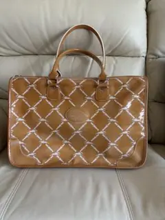 LONGCHAMP エナメルトートバッグ