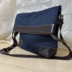 Item thumbnail for item 8bc6539a-9e55-43c8-83b6-06de7a2c15aa