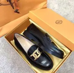 超美品TOD'S ブラックレザー ローファー