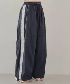 【Chico】ワイドラインシャカパンツ　ネイビー