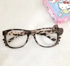 【新品】サンリオ ハローキティ ヒョウ柄メガネ　伊達メガネ べっ甲 レンズなし