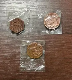 ポケ紋 ピンズコレクション リザードン ヤヤコマ ダルマッカ ポケットモンスター