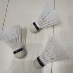 バドミントンシャトル