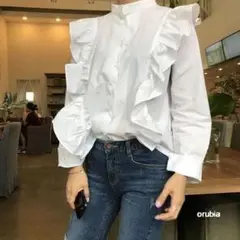 フリルブラウス