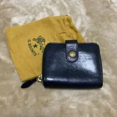 【大人気】IL BISONTE 折り財布 コンパクトウォレット 金ボタン 黒