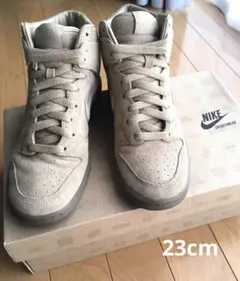 NIKE DUNK SKINNY APC スニーカー A.P.C.+NIKEのコラボスニーカーが誕生、ダンクとエアマックスを
