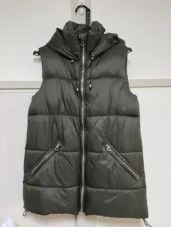 ZARA 中綿 ダウン風ベスト カーキ色