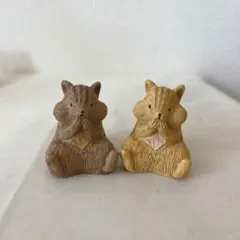 お座り頬張りリスさん　ナチュラルキッチン　秋　オブジェ　置物　2匹　ミニチュア