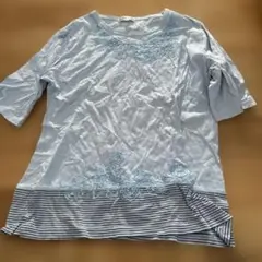 水色 半袖Tシャツ 刺繍 ストライプ