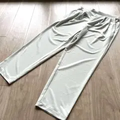 ユニクロ　ホワイトサルエルストレッチパンツ