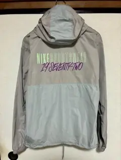 2025NIKE アノラックジャケットMサイズ 着用回数2回の美品
