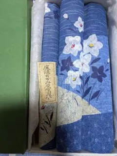 青地に白い花の座布団カバー　1枚のみ