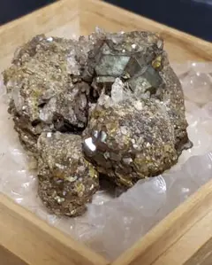 ⭐レインボーガーネットグリーンと水晶の群晶⭐