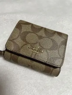 coach 三つ折り財布