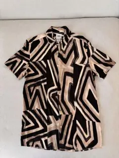 美品　ZARA 幾何学模様 半袖シャツ Sサイズ