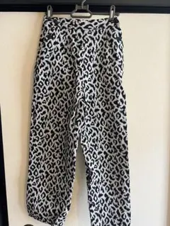 レディース　アーバンリサーチ　ヒョウ柄　パンツ
