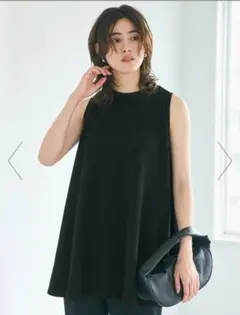 coca コカ黒エンボス加工ノースリーブAラインチュニック