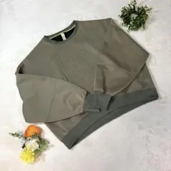 極美品 【Q】《2》 スウェット トレーナー プリント エンボス 長袖 カーキ