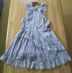 H＆M ワンピース フリル 刺繍