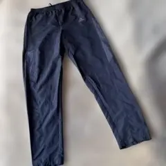 アディダス