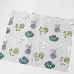 quartet カルテット　ライトグレー　約４２×３４センチ　ミナペルホネン