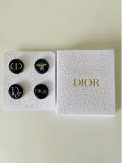 Diorディオールピンバッジ