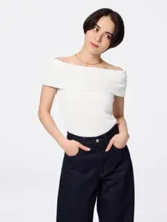 新品タグ付き GU オフショルダーT オフホワイト トップス